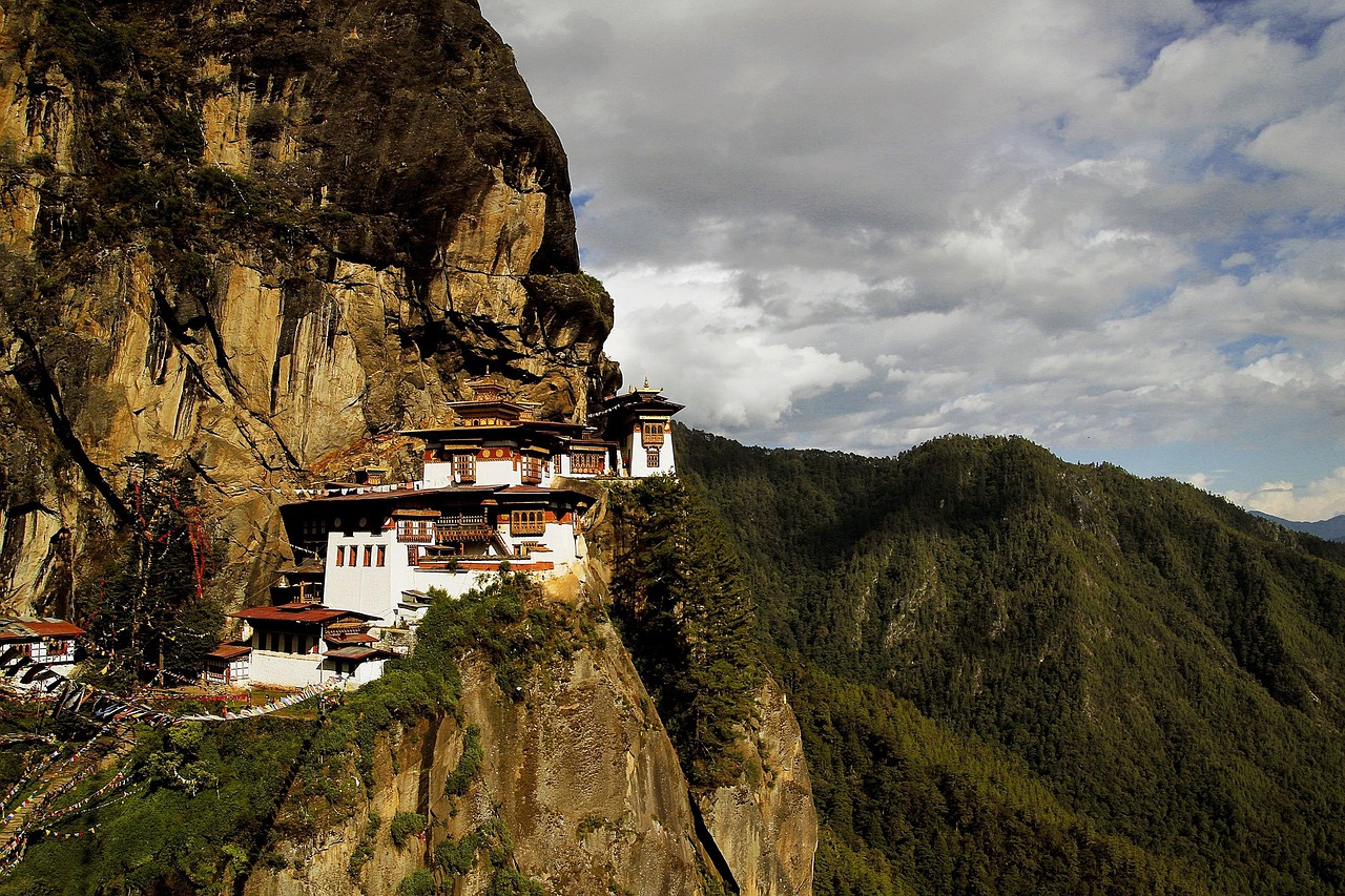 Temple, monastery, nature, cliff, cliffside, mountainside, mountains, mountain range, countryside, buddhist temple, tigers nest, taktsang palphug monastery, paro taktsang, bhutan