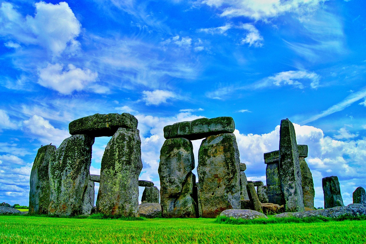 Stonehenge, stones, rocks, rock formations, landmark, nature, famous, tourist attraction, tourist destination, grass, fields, england, monument, historic, ancient, history, mythical