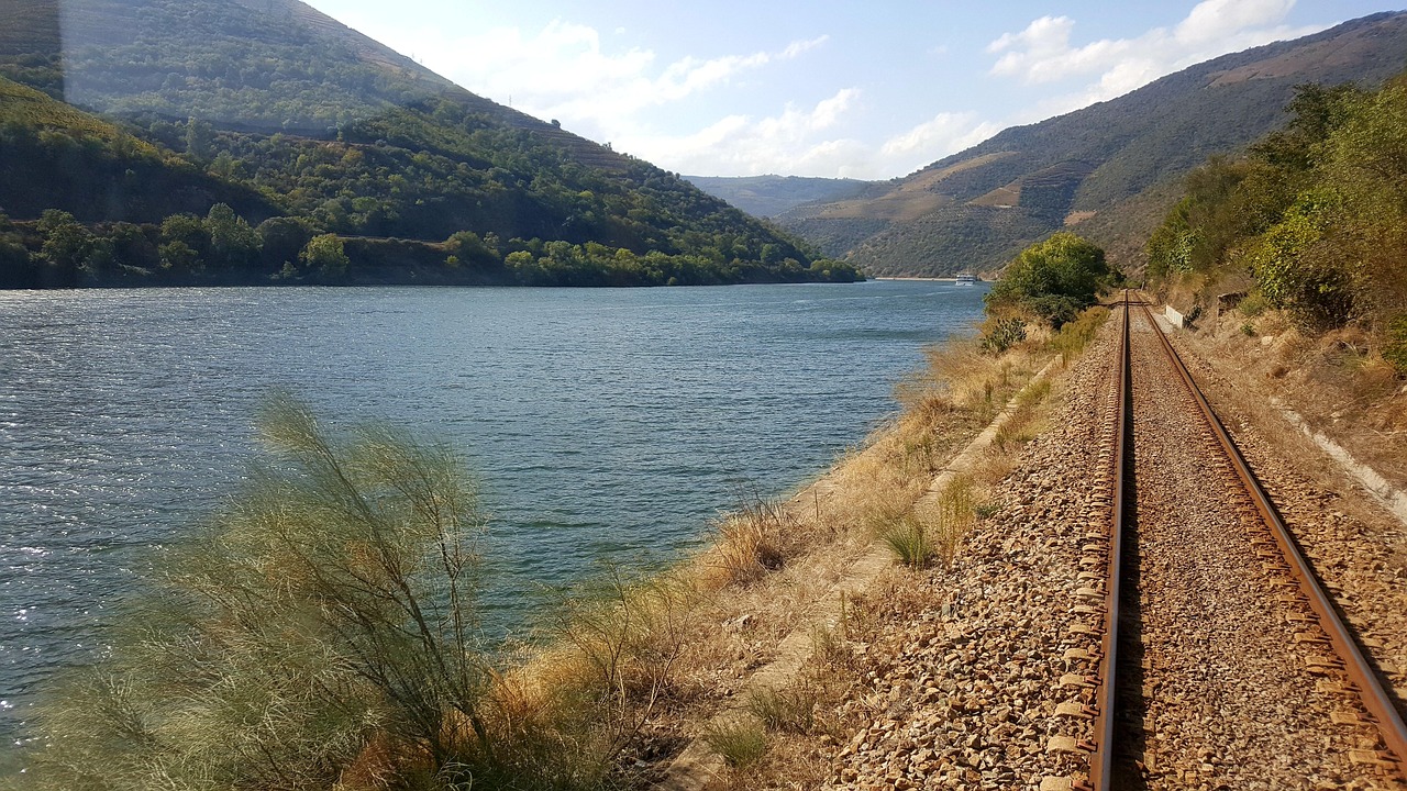 The presidential train, portugal, porto, douro river, tourism