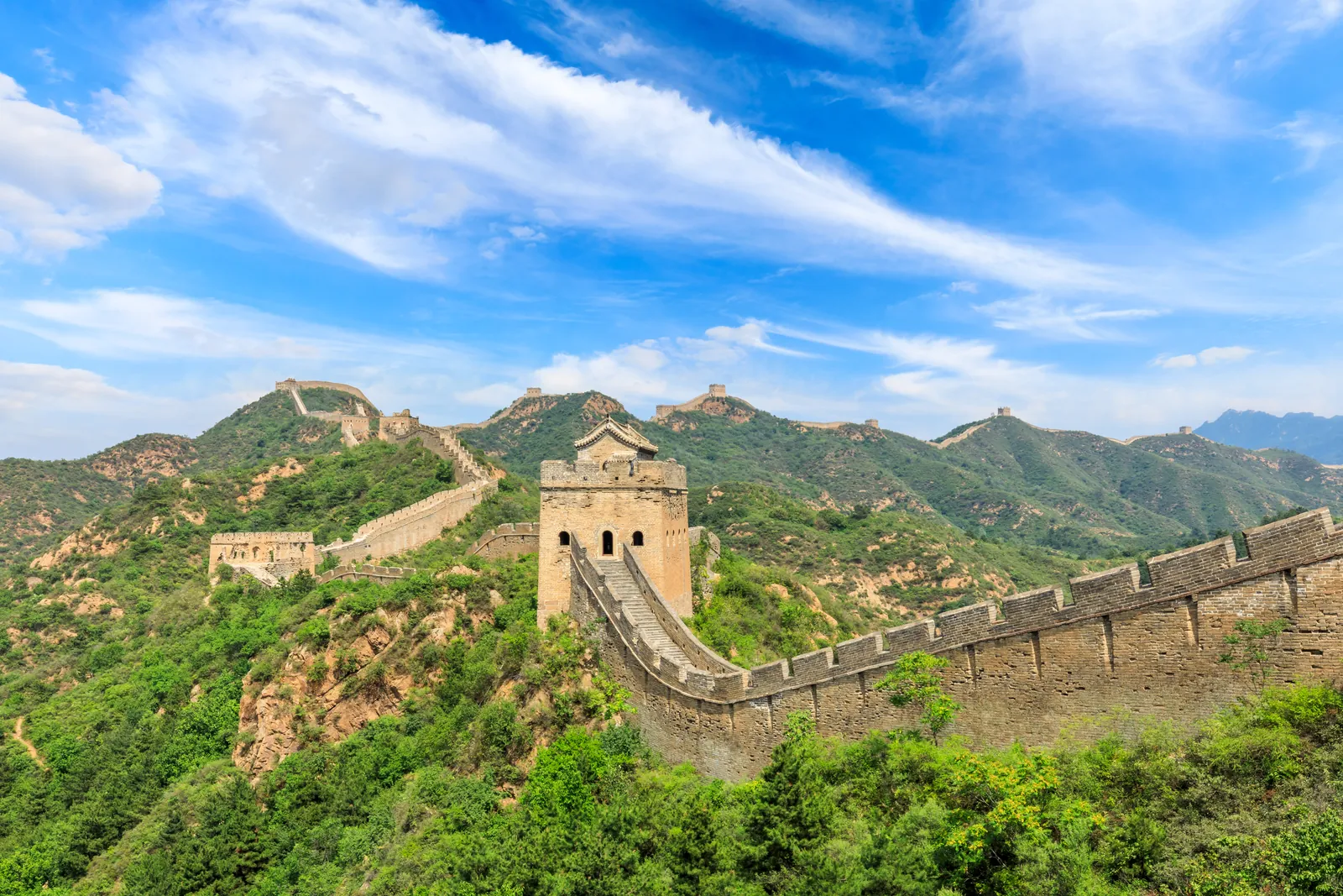 The Great Wall of China snaking over the hills at Jinshanling