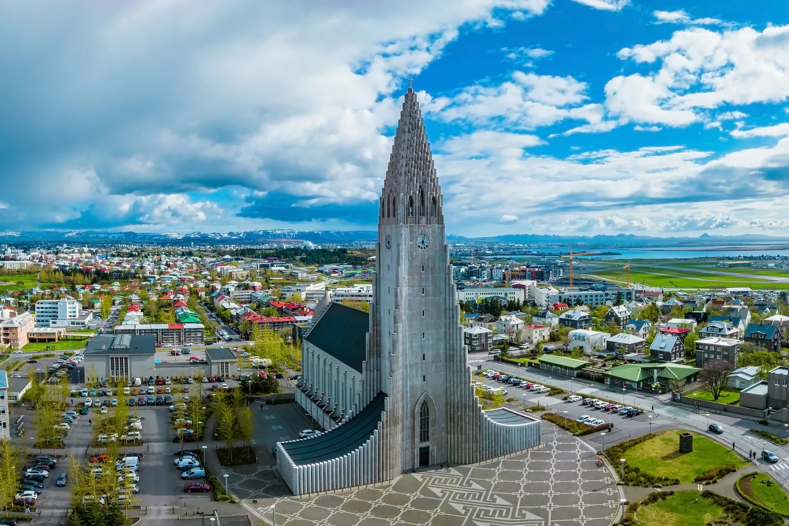 Hallgrímskirkja church above Reykjavík