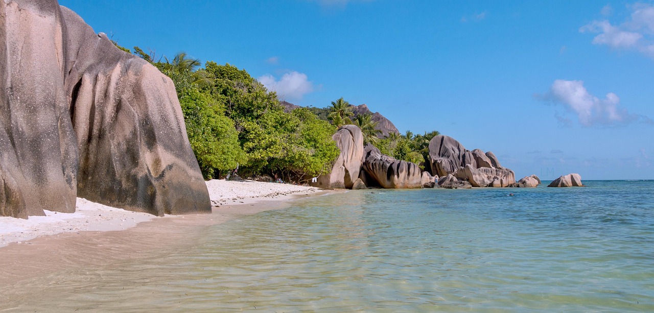 Seychelles, la digue, the sea, the tropics, tropical, paradise, tropical paradise, island, beach, holiday, travel, ocean, sand, nature, relax, exotic, coast, stones, blue, rocks, the rock, seychelles,