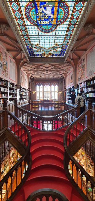 Discover the captivating architecture and design of Livraria Lello in Porto, Portugal.