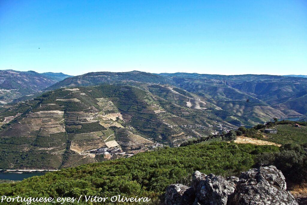São Leonardo de Galafura, Portugal: Miradouro de São Leonardo da Galafura - Portugal (7339256656)