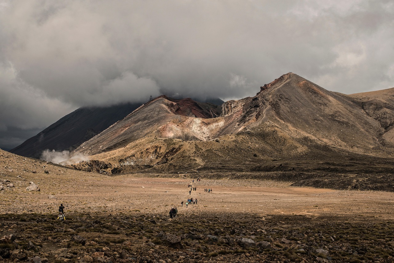 Tongariro, new zealand, volcanoes, trekking, mount tongariro, smoke, volcanic smoke, landscape, nature, new zealand, new zealand, new zealand, new zealand, new zealand, volcanoes, volcanoes, volcanoes
